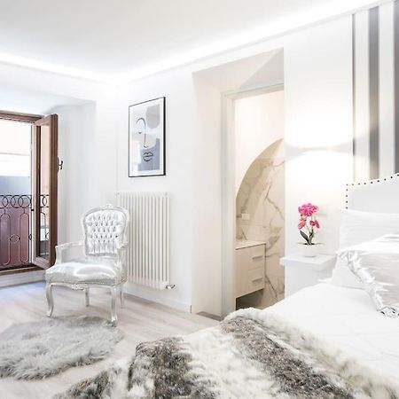 My Piazza Navona Jacuzzi Suite -Topcollection Рим Екстериор снимка